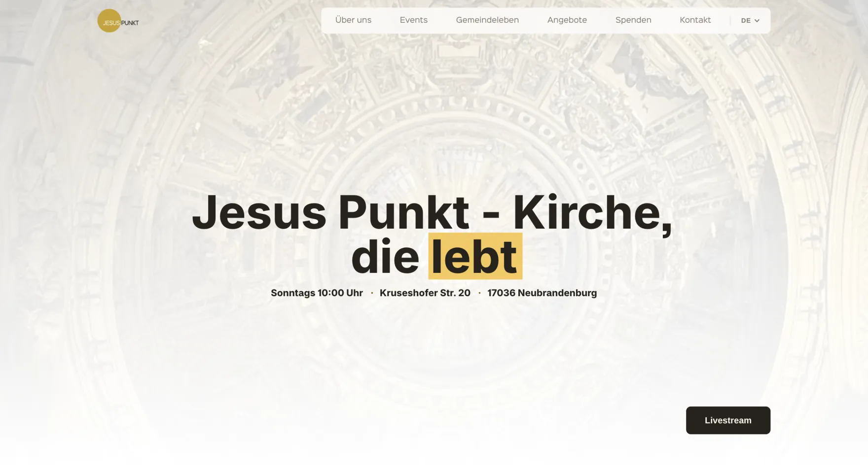 Jesus Punkt Startseite am Desktop — „Kirche, die lebt“ mit Gottesdienstzeit und Adresse
